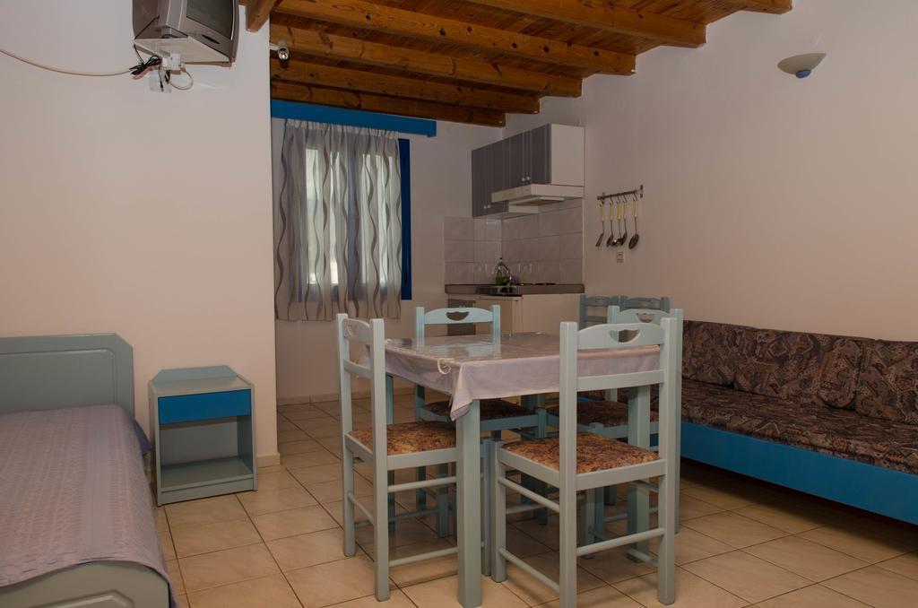 Cleopatra Studios Marathókambosz Szoba fotó